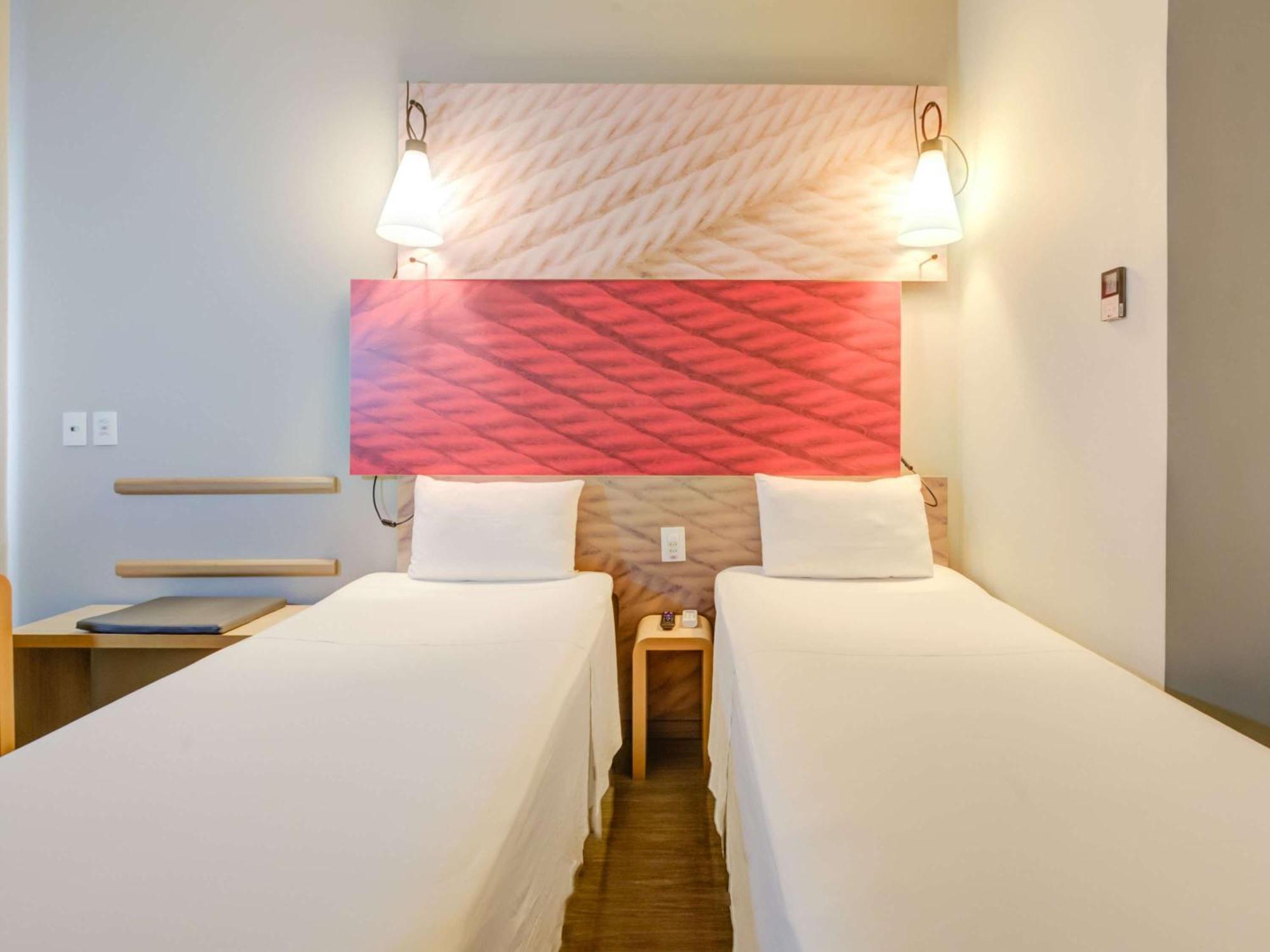 Ibis Paranagua Exterior photo