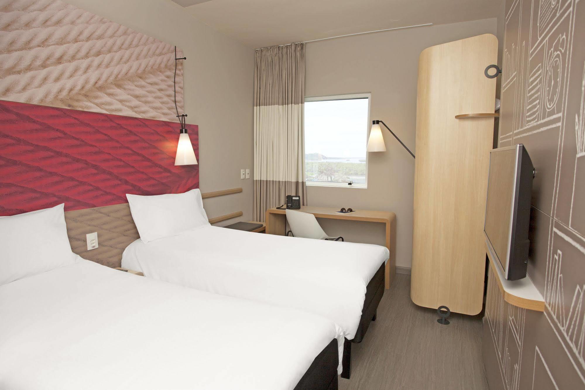 Ibis Paranagua Exterior photo